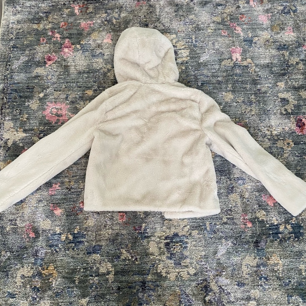 Abercrombie & Fitch Faux Fur zip up jacket cream - Picture 3 of 3
